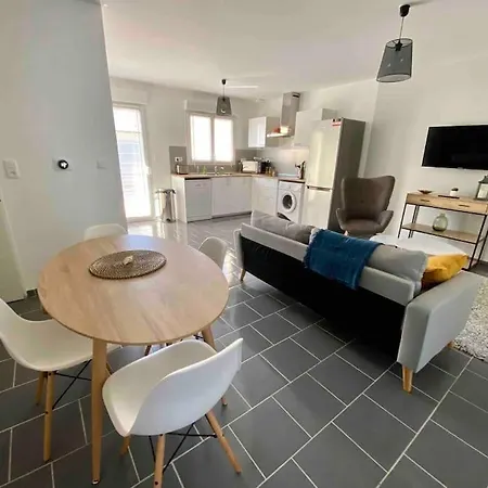 Maison A 300m De La Avec 2 Holiday home Lion-sur-Mer